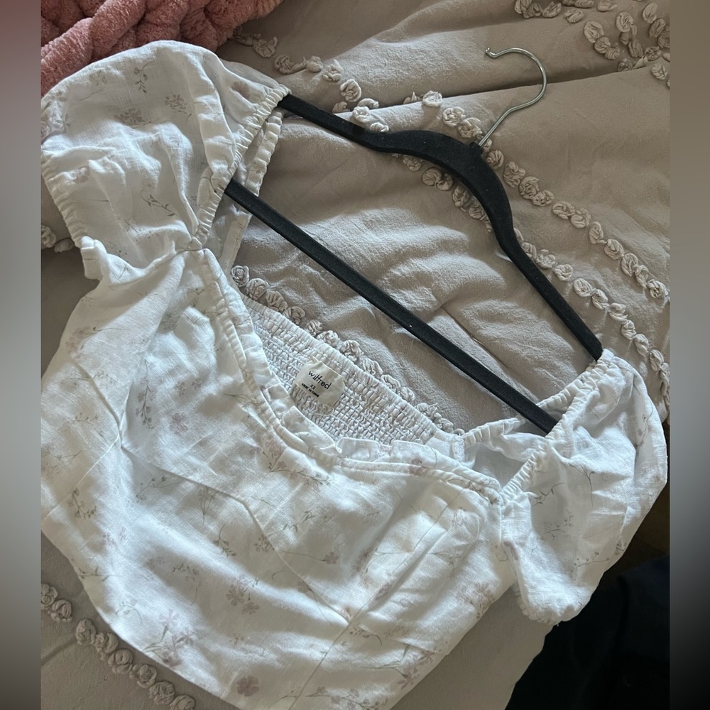 Dainty Aritzia top